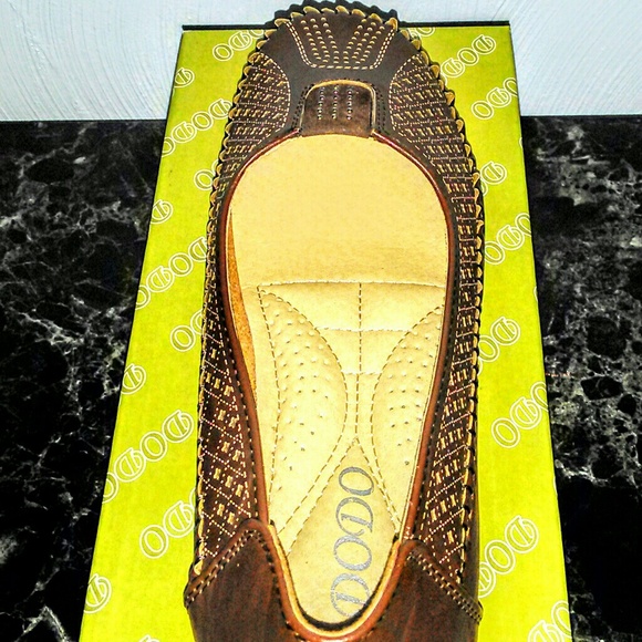 NEW! CUTE! FLAT BROWN LOAFERS! - Picture 8 of 8